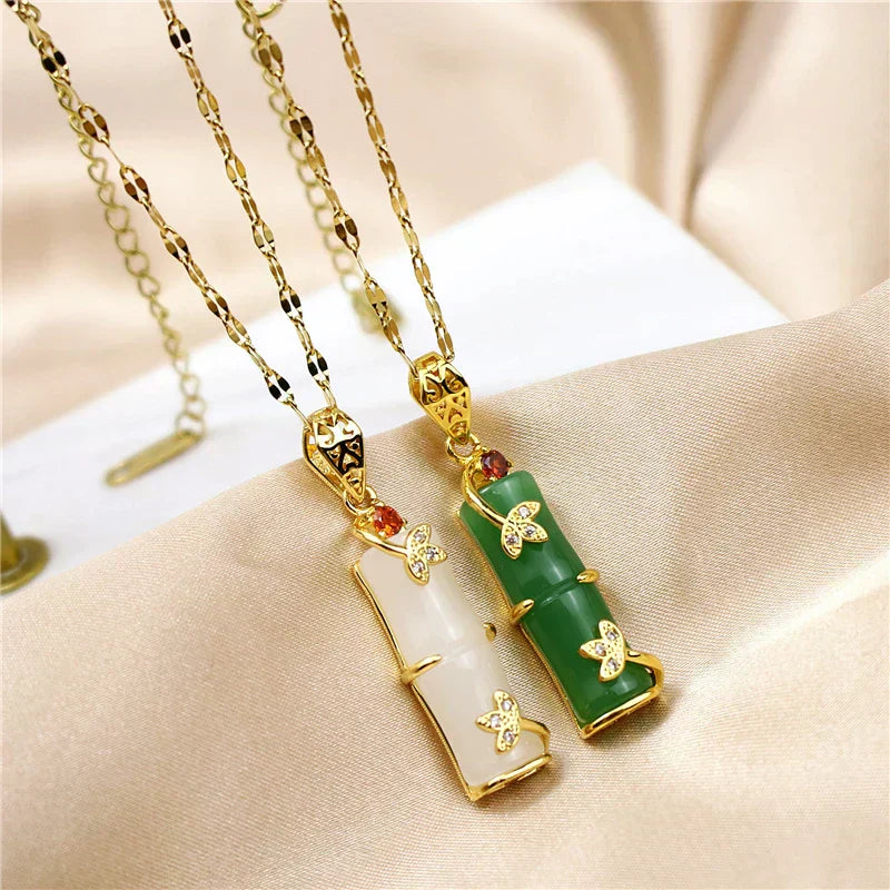 Collar amuleto de jade