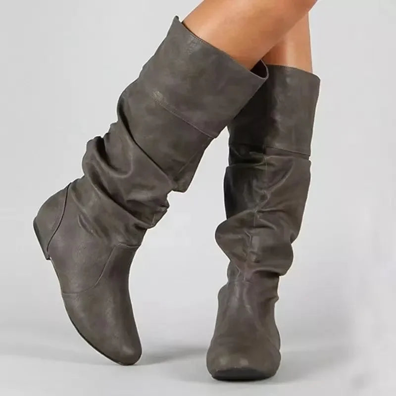 Bianca | Botas clássicas estilo cowboy de cano médio com detalhe de bico fino