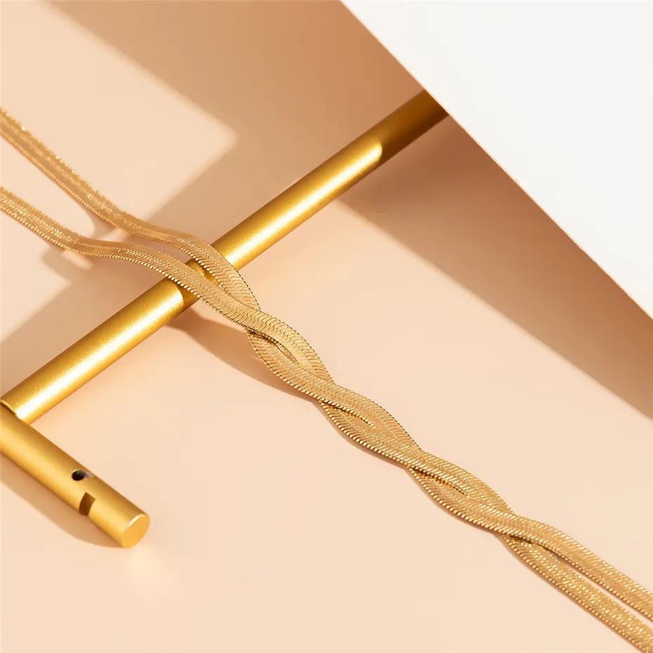 Elegantní dlouhý náhrdelník s nastavitelným hadím designem