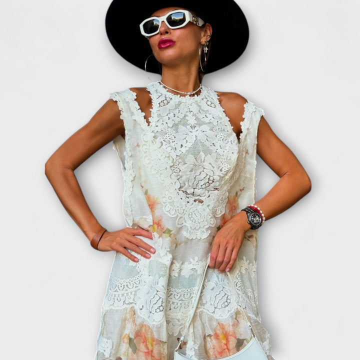 Lottie - Elegant Kelly Lace Maxi Dress