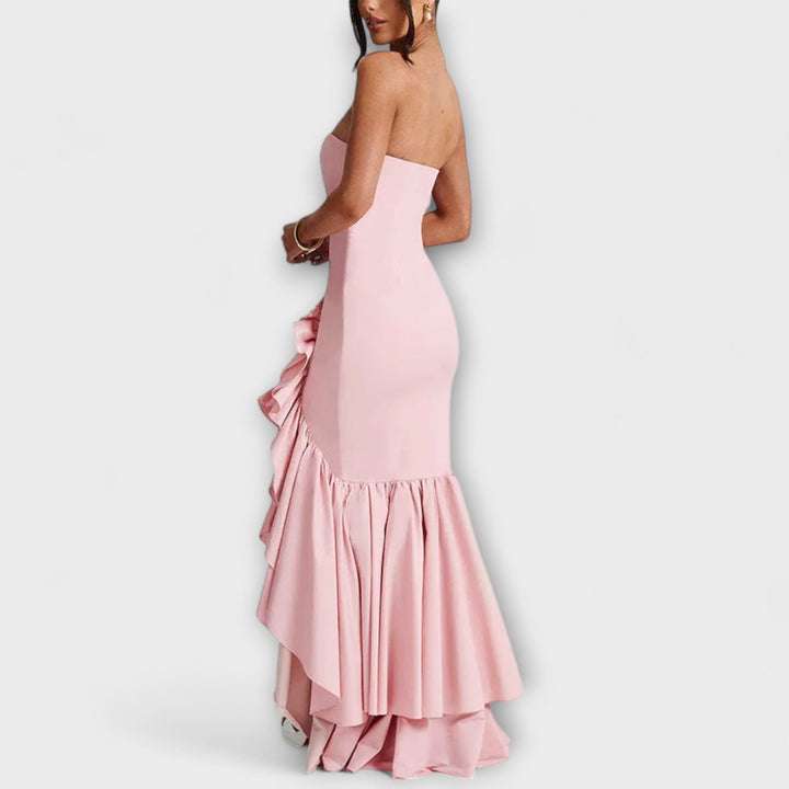 Zuri - Maxikleid mit Carmenausschnitt, schmaler Passform und asymmetrischem Saum