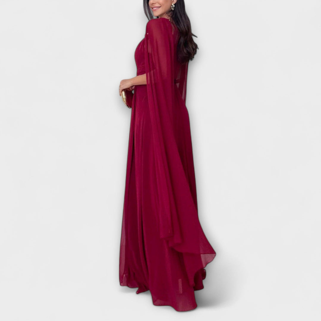 Mabel - Elegant maxi-kjole med kappeærmer og høj slids