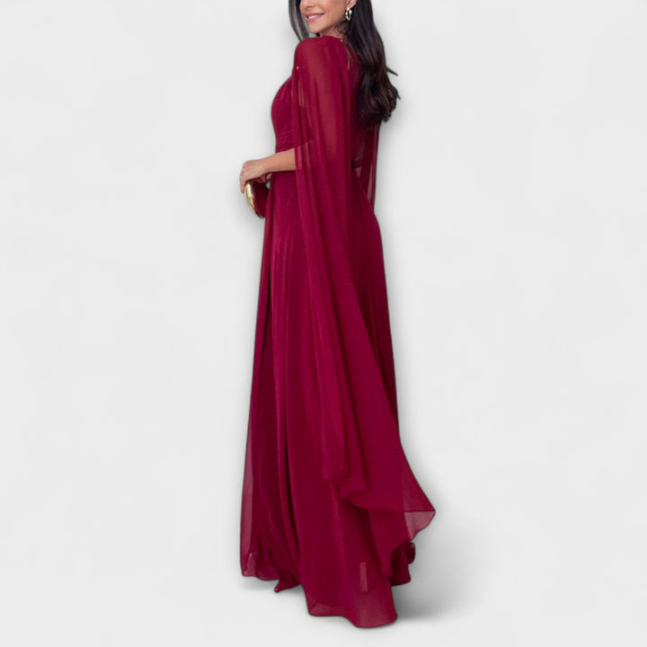 Mabel - Elegant maxi-kjole med kappeærmer og høj slids