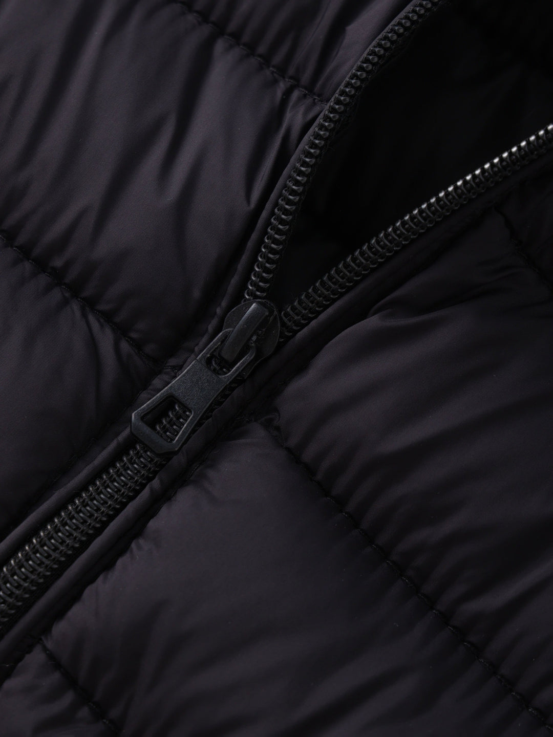 Marisela | Airy Stand-Collar Puffer Jacket with Lightweight Padding and Slim Fit