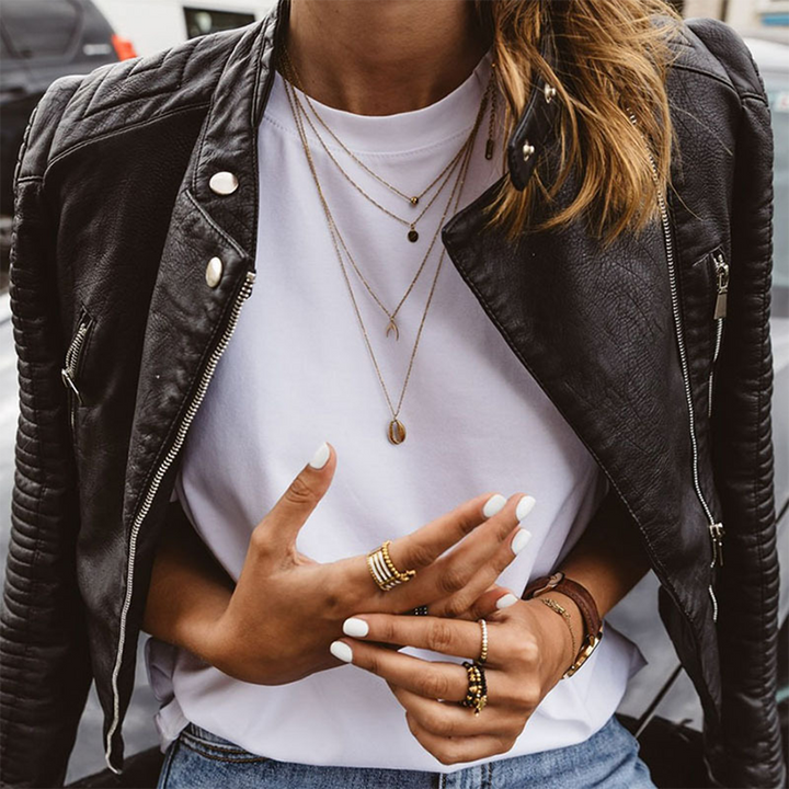 Damen-Lederjacke im Bikerstil mit Reißverschlusstaschen und gerippten Ärmeln
