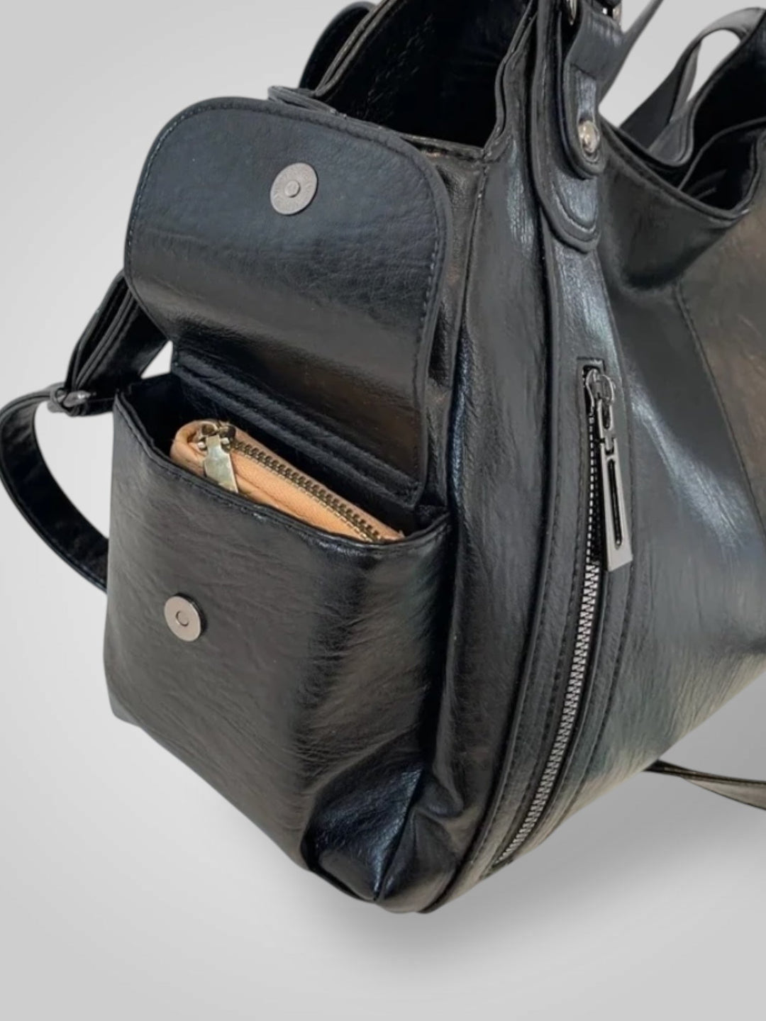 Zara | Bolsa de ombro elegante com detalhes metálicos e compartimentos espaçosos