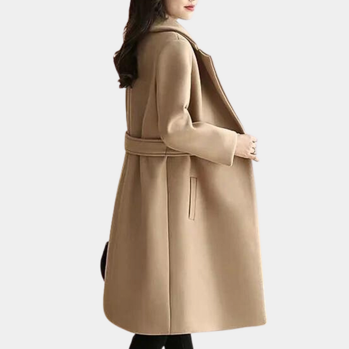 Cappotto lungo da donna dalla vestibilità slim, taglio sartoriale e vita con cintura, da formale a casual