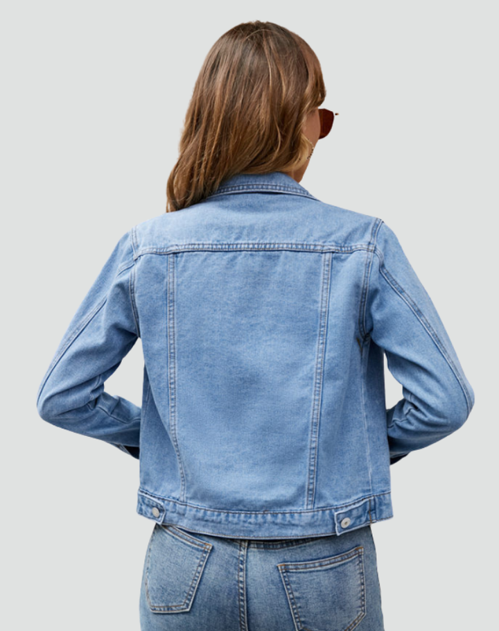 Robyn | Giacca classica in denim con chiusura a bottoni e pratiche tasche