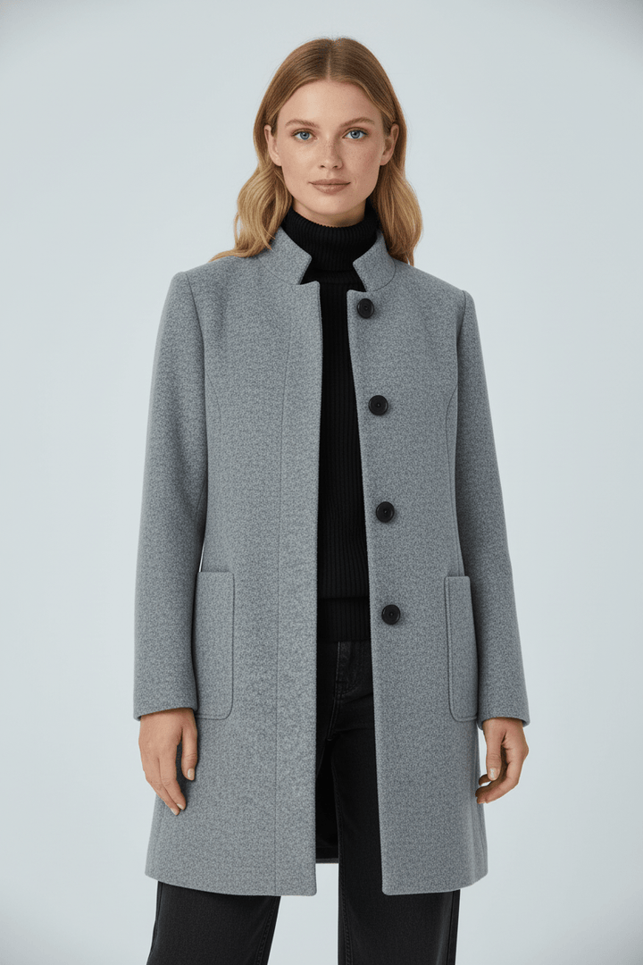 Philomena | Cappotto in misto lana dal taglio deciso, vestibilità sartoriale e linee essenziali