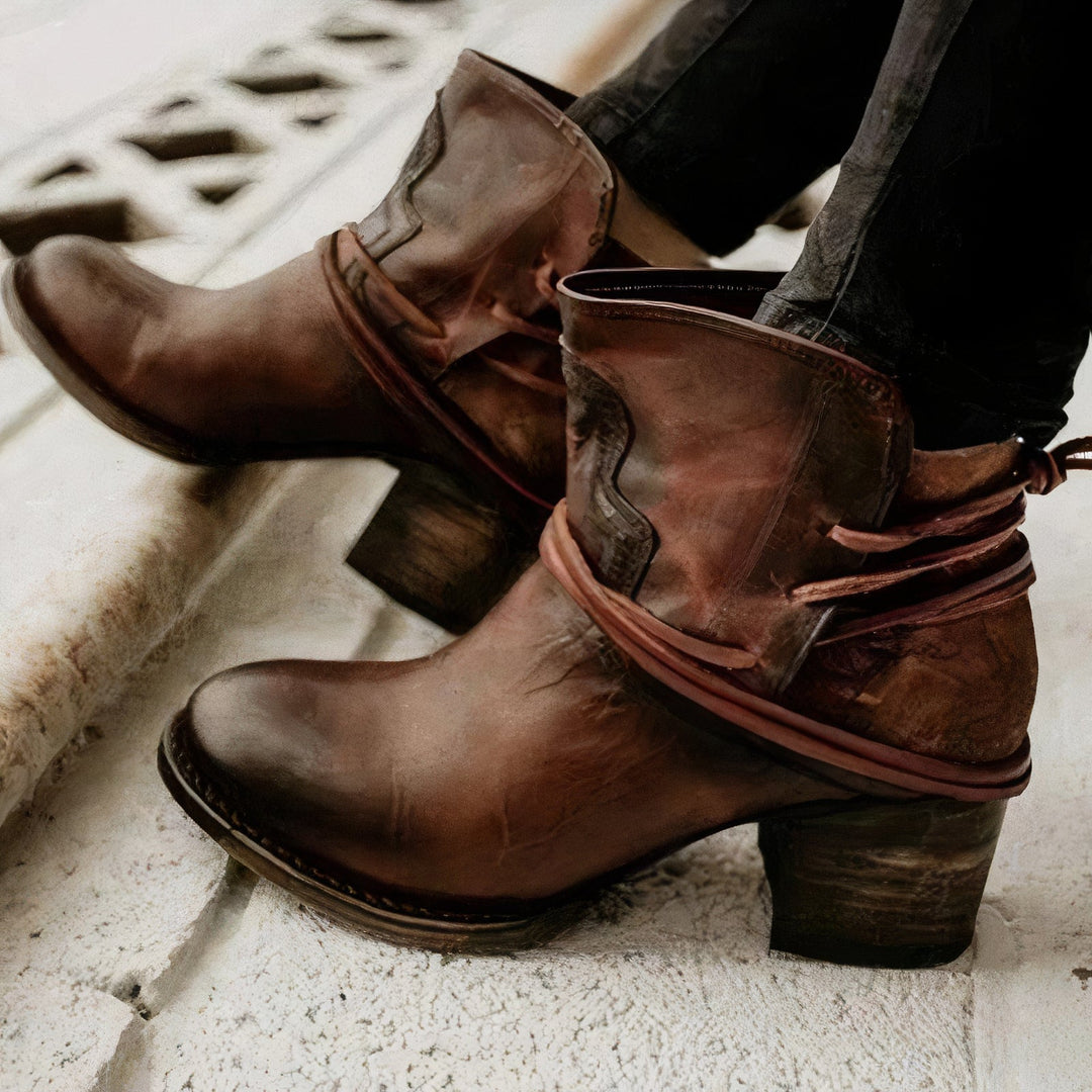 Dámské Kotníkové Boty – Kůže – Western Styl – Blokový Podpatek – Detaily s Omotaným Šněrováním