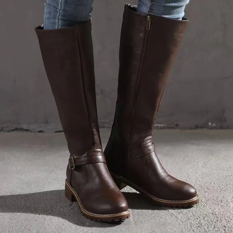 Wynne | Bottes structurées en cuir avec détails à boucle et fermeture éclair latérale