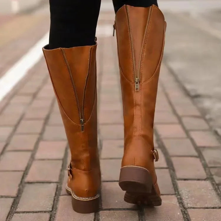 Wynne | Bottes structurées en cuir avec détails à boucle et fermeture éclair latérale