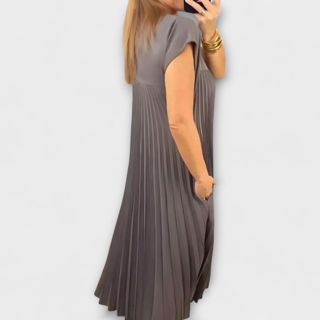 Zairelle – Vestido plisado elegante