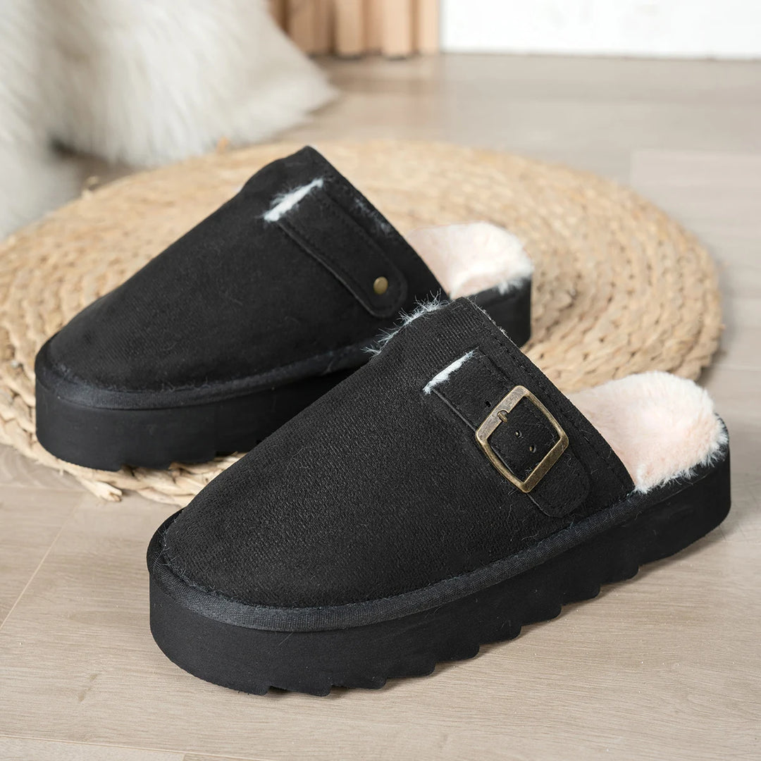 Clarisse | Cozy Plush-Lined Slippers with Buckle Detail and Noise-Reducing Sole