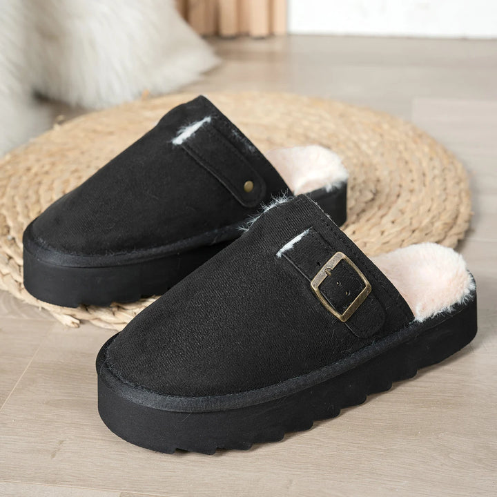 Clarisse | Cozy Plush-Lined Slippers with Buckle Detail and Noise-Reducing Sole