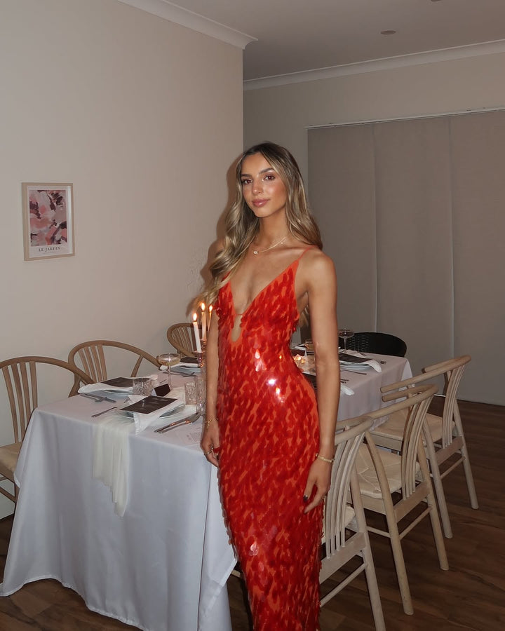 Nina – Zeitlos drapiertes Kleid