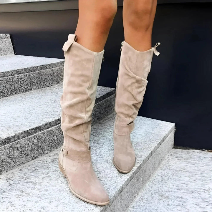 Dámské kozačky, elegantní silueta, strukturovaný střih, pro denní i večerní nošení, na volný čas i pro elegantní příležitosti
