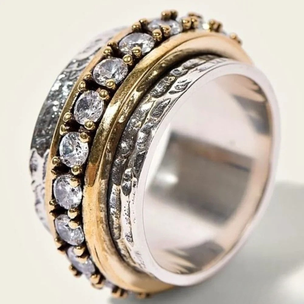 Retro Ring mit Eingesetzten Steinen