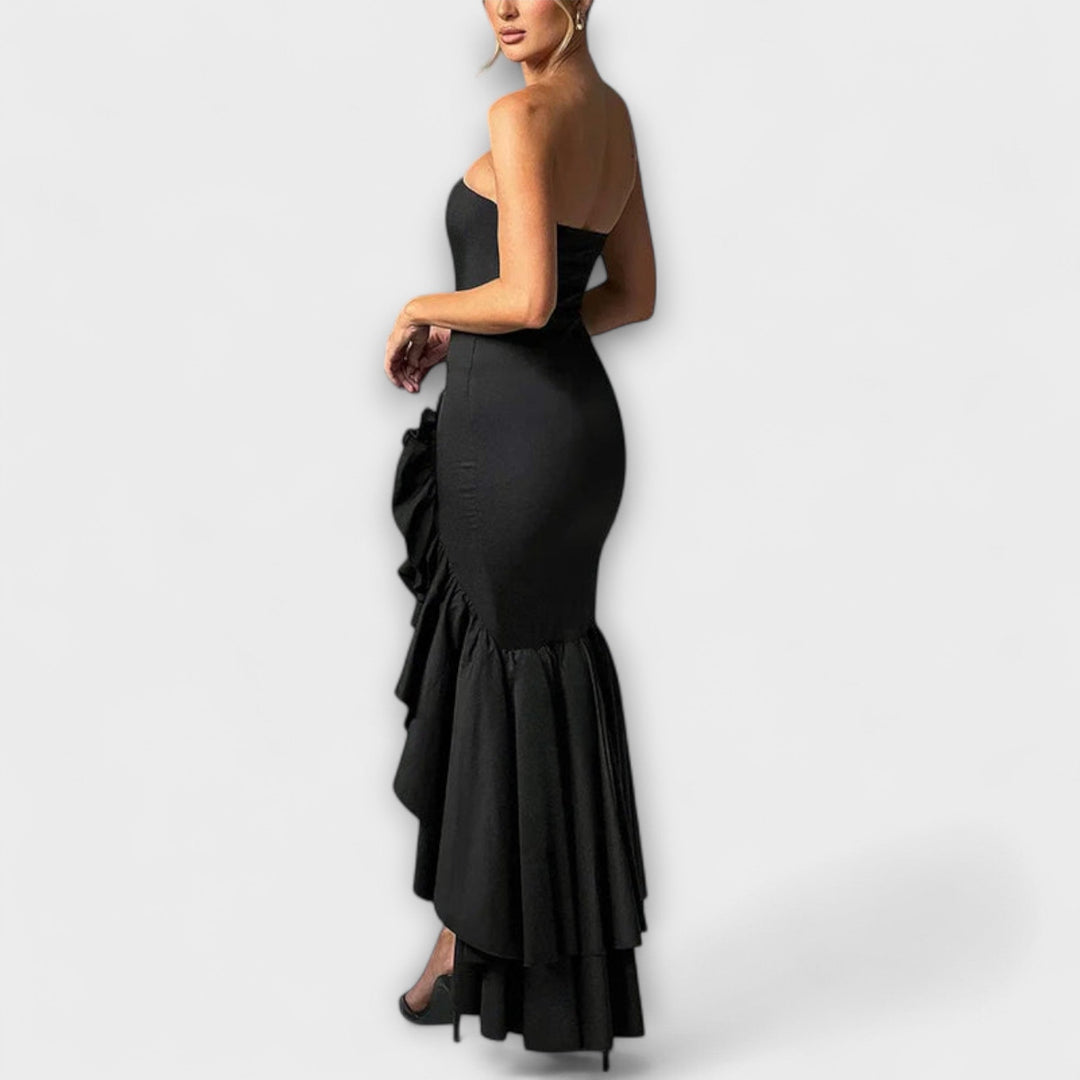 Zuri - Maxikleid mit Carmenausschnitt, schmaler Passform und asymmetrischem Saum