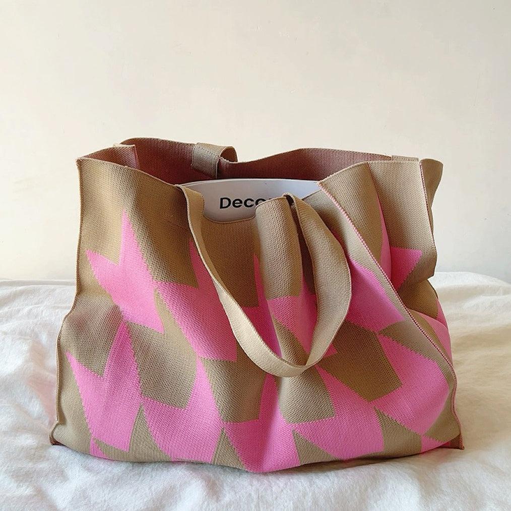Julia | Rummelig shoppertaske med geometrisk mønster og åben top