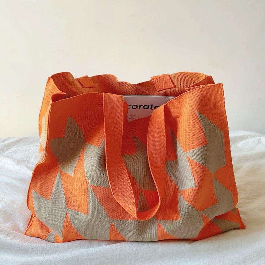 Julia | Rummelig shoppertaske med geometrisk mønster og åben top