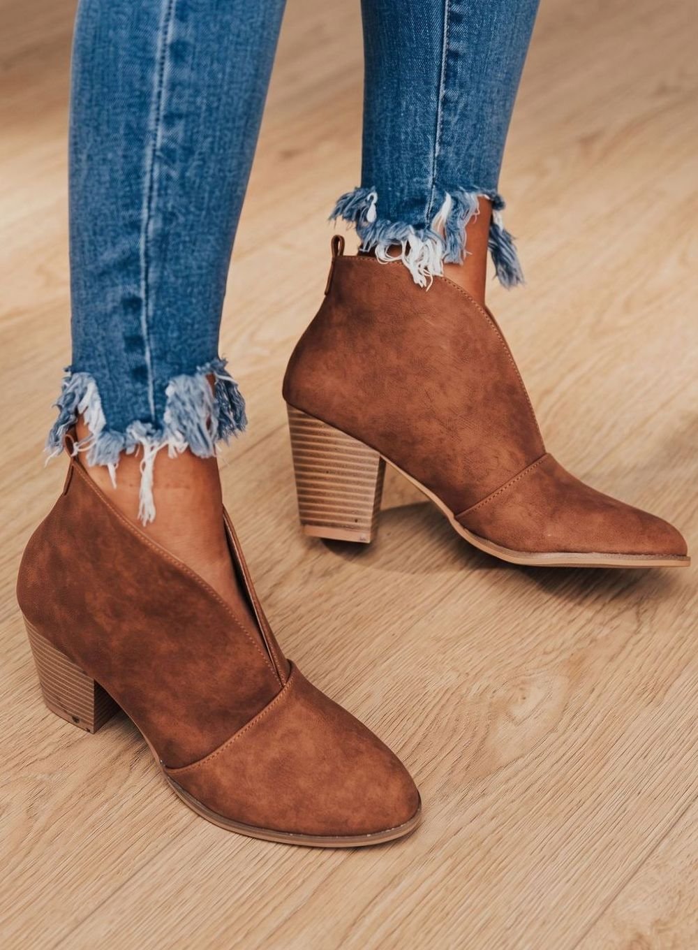Elke | Botas elegantes de cano curto com bico fino e salto bloco