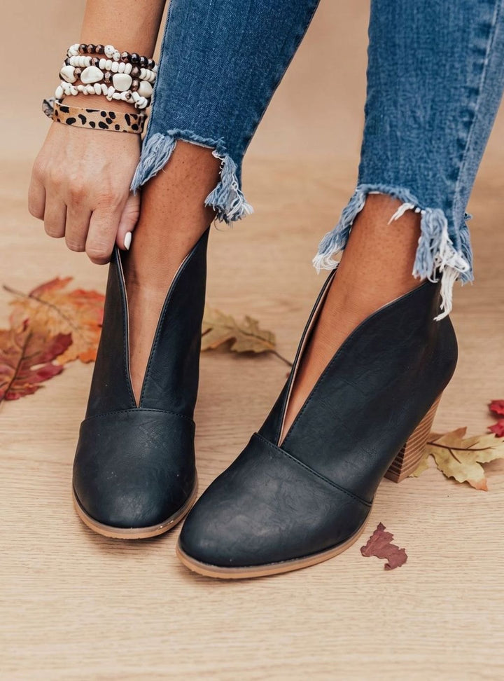 Elke | Botas elegantes de cano curto com bico fino e salto bloco