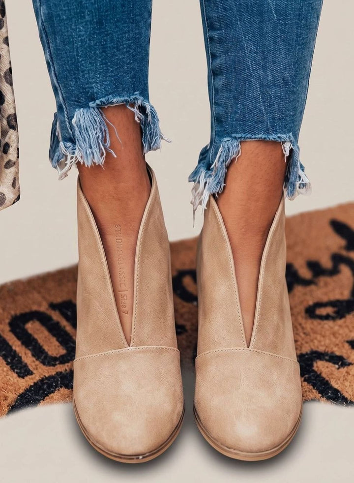 Elke | Botas elegantes de cano curto com bico fino e salto bloco
